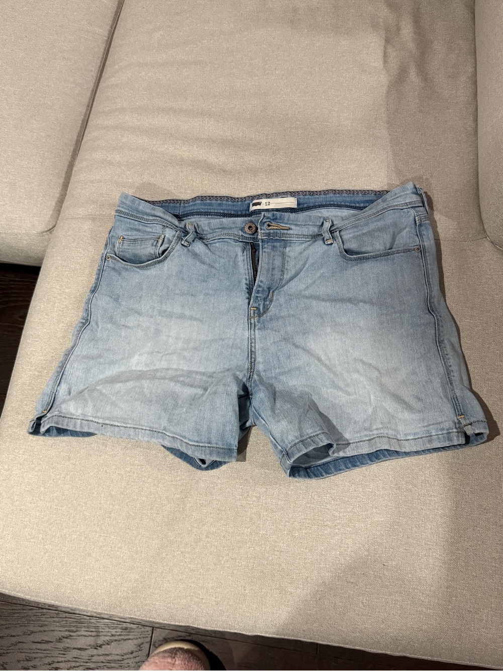 Levi's Women's Light Blue Denim Cutoff Shorts - Picture 1 of 3